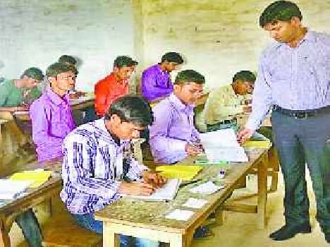 two imitator held in UP Board examination  